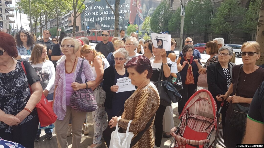 Roditelji nestalih beba na protestu u Beogradu 17. maja 2018.