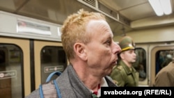 Дэйвід Марплз у менскім мэтро, 2017 год