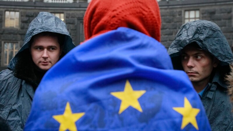 Pad demokratskih standarda pred očima EU