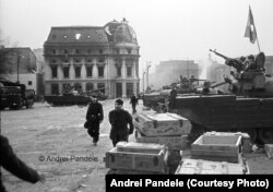 24 decembrie 1989, ora 09:00, tancuri și muniție de război