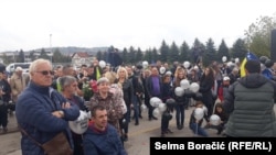 Brojni građani dočekali su Amela Tuku na sarajevskom aerodromu