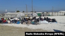 Прифатен центар за мигранти на македонско-грчката граница кај Гевгелија.