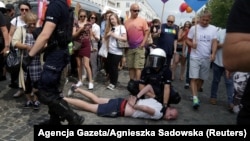 Ciocniri dintre poliție și protestatari la marșul LGBT din Bialystok