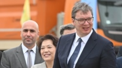 Kineska ambasadorka Čen Bo (u sredini) i predsednik Srbije Aleksandar Vučić (desno), fotoarhiv