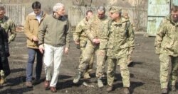Сенатор Портман під час зустрічі з військовими в Україні