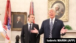 Emmanuel Macron și Donald Trump în Biroul Oval de la Casa Albă, Washington D.C, 24 aprilie 2018.