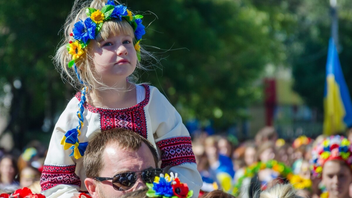 Дети украины фото. Дети Украины. Украинцы дети. Украина картинки для детей. Украинский ребенок в лентах.