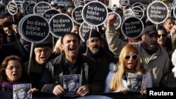 Маркум Грант Динктин жакын санаалаштарынын Истамбулдагы жүрүшү. 17-январь, 2012-жыл. 
