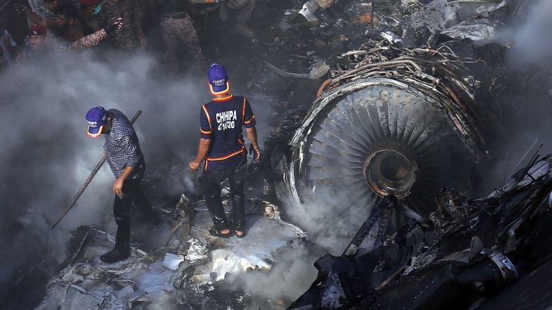 Broj žrtava avionske nesreće u Pakistanu povećan na 97