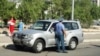 Водителям Ашхабада запретили размещать в автомобилях амулеты, надписи и игрушки 