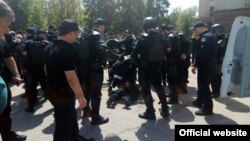Поліція затримує чоловіка в Одесі, 2 травня 2017 року