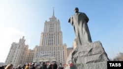 Відновлений пам'ятник Тарасові Шевченку в Москві