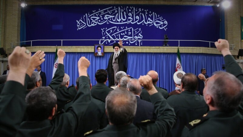 عضو دفتر خامنه‌ای نشست فرماندهان سپاه با رهبر جمهوری اسلامی درباره اعتراضات را تکذیب کرد