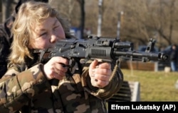 Під час навчання цивільних осіб користуватися зброєю. Київ, 13 лютого 2022 року