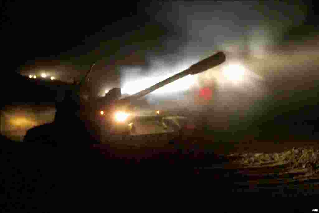 Snage Sjevernog saveza na putu za Amam Sahip, 16.11.2001. Foto: AFP / Joel Robine
