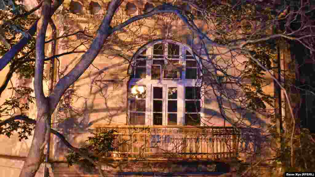Пропонуємо насолодитися затишними фотографіями нічного Севастополя у фотогалереї​