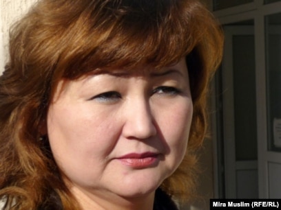 Екі бір жерде өздігінен жабысатын бейне