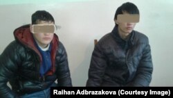 Задержанные по подозрению в разбое. Фото УВД города Оша.