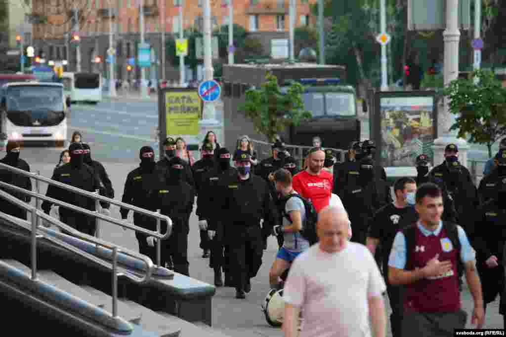 Ланцуг салідарнасьці з затрыманымі ў Беларусі. Бабруйск, 19 чэрвеня 2020 году