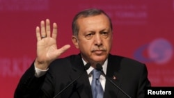 Türkiyə prezidenti Məkkə faciəsi məsələsində Səud kral ailəsini müdafiə edib