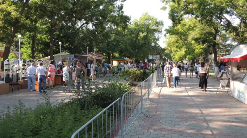 Жителей Керчи просят не посещать парки, скверы и набережную 