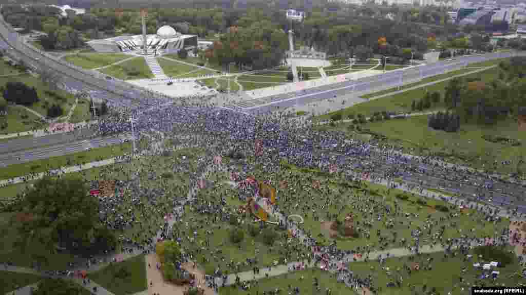 Protesters gather in Minsk on September 27.