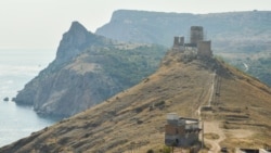 Вид с горы Спилия на Генуэзскую крепость в Балаклаве