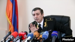 Армения әділет министрлігіне қарасты сот актілерін мәжбүрлеп орындату қызметінің бастығы Мигран Погосян. Ереван, 26 қаңтар 2016 жыл.