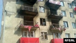 Georgia -- damaged residential section of Gori 20aug2008 (goriblog photo by Goga Aptsiauri)