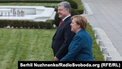 Канцлер Німеччини Анґела Меркель відвідала Україну – фотогалерея