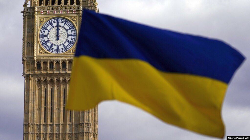 Також Британія оголосила про заборону на експорт товарів і технологій, які Росія могла б використовувати для «придушення героїчного народу України». 