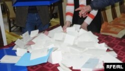 Glasački listići sa prethodnih lokalnih izbora u Cetinju, foto: Savo Prelević.