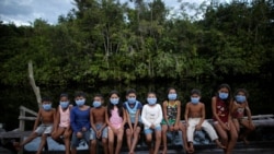 Бразилияның Марахо аралындағы балалар. 13 маусым, 2020 жыл.