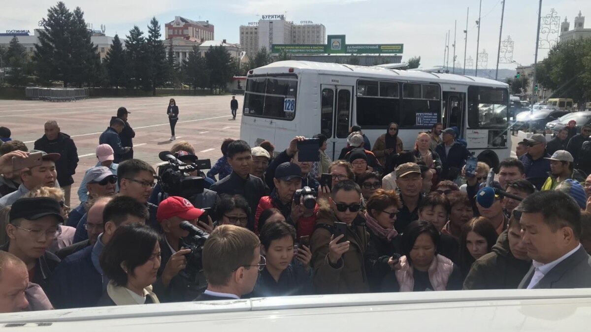 В Улан-Удэ разогнали митинг в защиту задержанных сторонников шамана,  изгоняющего Путина