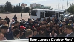 Протестующие на площади Советов в Улан-Удэ, 9 сентября 2019 года