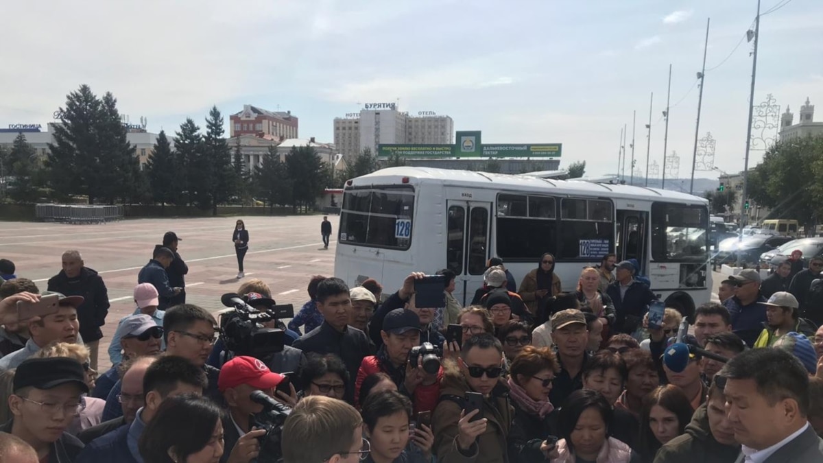 Митинг за перевыборы в Улан-Удэ собрал тысячу человек