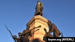 Памятник Тотлебену на Историческом бульваре