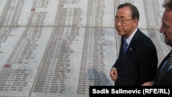 Generalni sekretar UUn-a Ban Ki-moon u Potočarima, juli 2012.