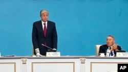 Сенаттын төрайымы Дарига Назарбаева, президент Касым-Жомарт Токаев, туңгуч президент Нурсултан Назарбаев. 23-апрель, 2020-жыл. 