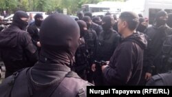 Алматыда наразылық білдіргендері ұстаған арнайы полиция жасағы. 1 мамыр 2019 жыл. 