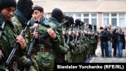 Члени незаконно створеного збройного формування «Самооборона Криму», 10 березня 2014 року