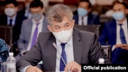 Елжан Биртанов в бытность министром здравоохранения Казахстана