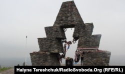 Пам’ятник угорцям, встановлений Угорщиною на межі Львівщини та Закарпаття