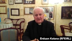 Biskup Komarica: Državu ne sačinjavaju prisilno ispražnjeni životni prostori