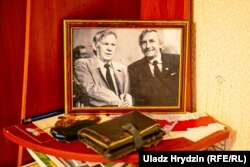 Зь пісьменьнікам Васілём Быкавым