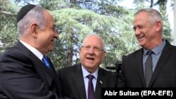 (L-R) Israeli Prime Minister Benjamin Netanyahu, Israeli President Reuven Rivlin and Benny Gantz, former Israeli Army Chief of Staff and chairman of the Blue and White Israeli centrist political alliance. FILE PHOTO