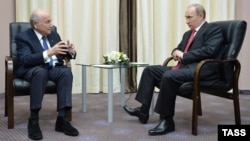 Vladimir Putin i Sepp Blatter, Sochi travanj 2015.