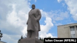 Statuia lui Lenin la Râşcani