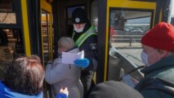 Киев, Украина. Движение общественного транспорта ограничено для предупреждения распространения коронавируса, 23 марта 2020