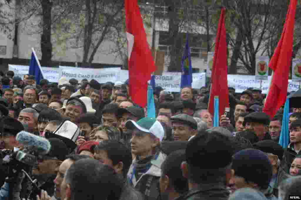 Бүгүн бүт Кыргызстан боюнча Бириккен элдик кыймыл уюштурган каршылык акциялары өттү - Kyrgyzstan - Protest action of opposition forces in Bishkek, 27Mar2009